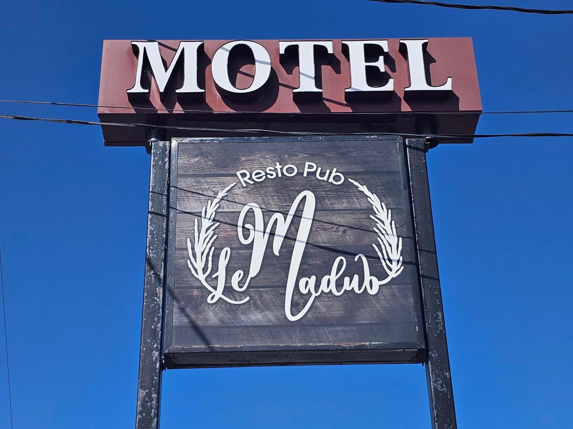 Resto Pub Motel Le Madub L'Isle-Verte Екстериор снимка